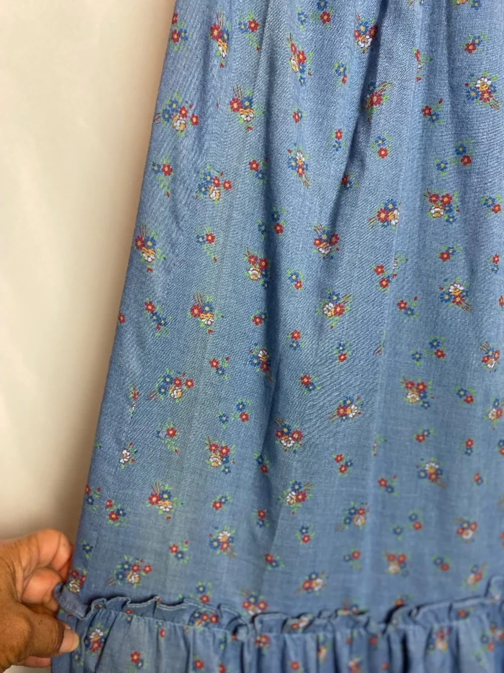 Vintage Womenʻs Light Blue Short Sleeve Prairie Style Floral Hawaiian Muʻumuʻu - Picture 14 of 15